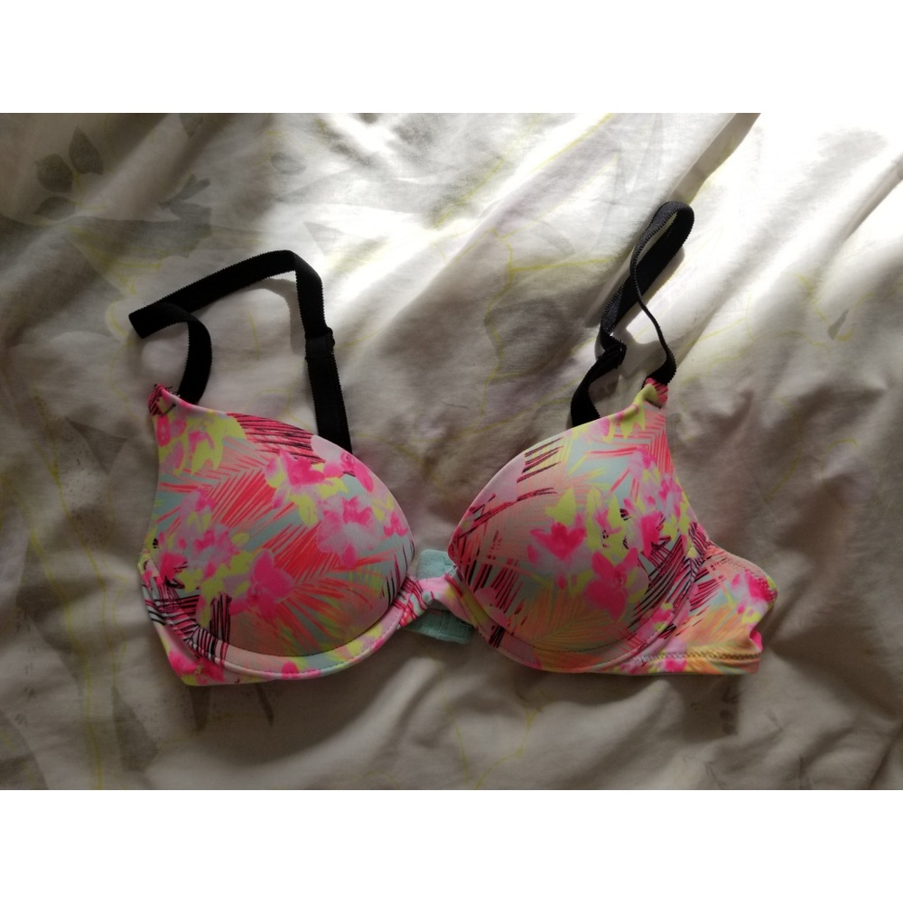Victoria's Secret PINK Wear Everywhere Bra 32A